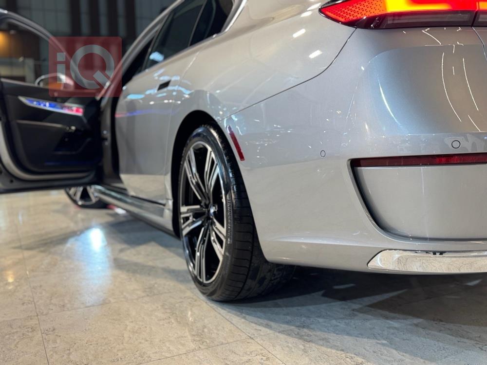 بي ام دبليو الفئة 7